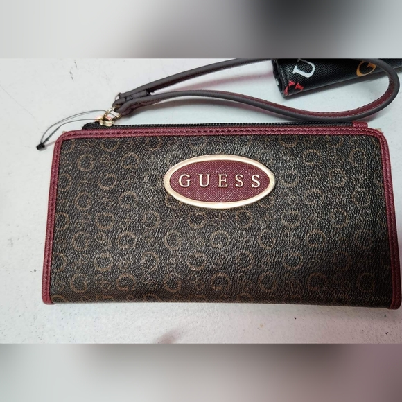 NEW GUESS WALLET - Picture 1 of 1